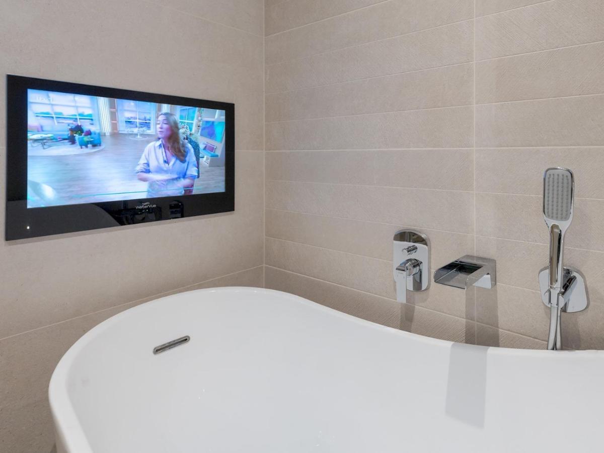Pass The Keys 1 Bed Albury Contemporary Apartment With Secure Parking ชรูว์สเบอรี ภายนอก รูปภาพ