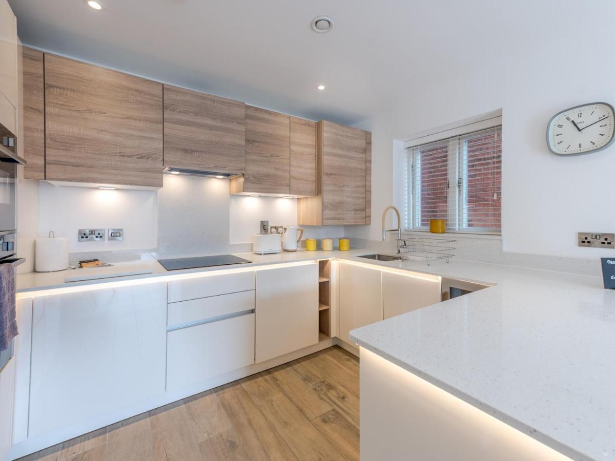 Pass The Keys 1 Bed Albury Contemporary Apartment With Secure Parking ชรูว์สเบอรี ภายนอก รูปภาพ
