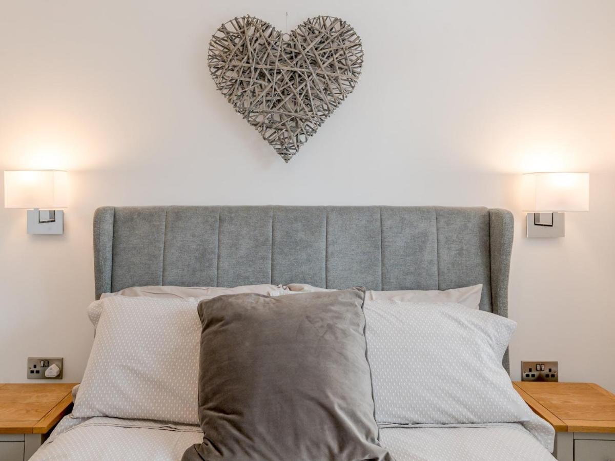 Pass The Keys 1 Bed Albury Contemporary Apartment With Secure Parking ชรูว์สเบอรี ภายนอก รูปภาพ