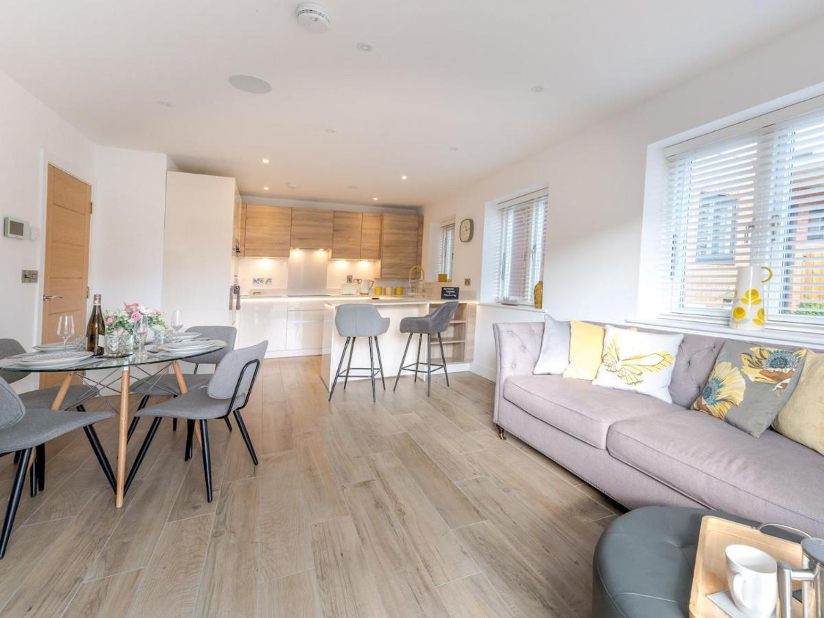 Pass The Keys 1 Bed Albury Contemporary Apartment With Secure Parking ชรูว์สเบอรี ภายนอก รูปภาพ